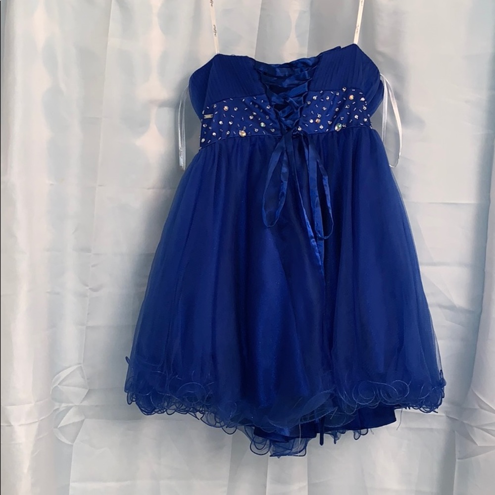 Dress - Picture 2 of 3